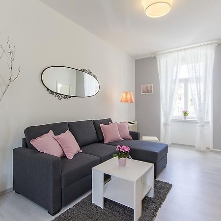 Center Apartment Tina Pula Extérieur photo