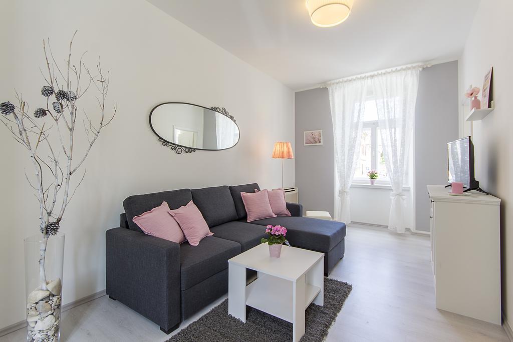 Center Apartment Tina Pula Extérieur photo
